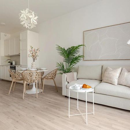 Magnolie Suite Presidential Garden Free Parking Bratislava Exterior photo